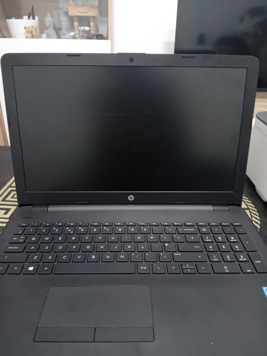 Vând HP Laptop 15-BS046NA Intel Celeron N3060, 4GB RAM, 1TB HDD, 15,6”