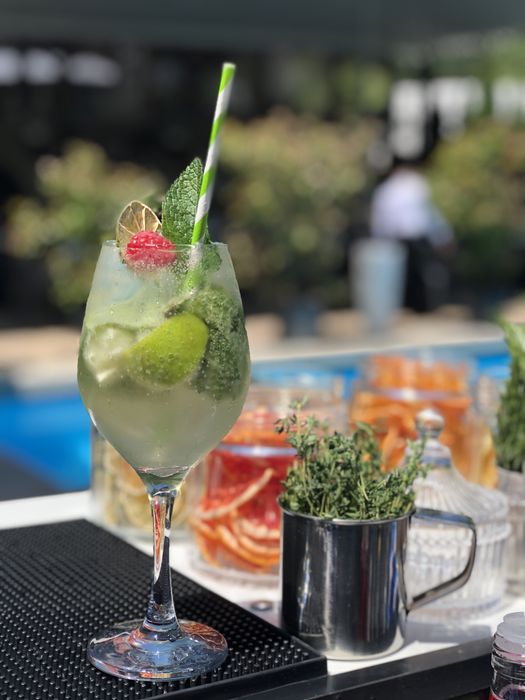 Cocktail bar,bar mobil,barmani evenimente private