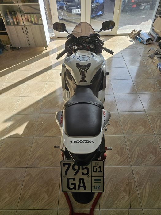 Срочно продаётся HONDA CBR600RR