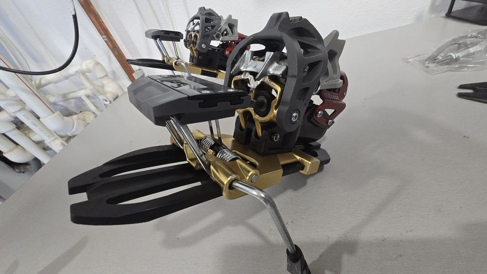 Legaturi ski tura Dynafit Beast 14