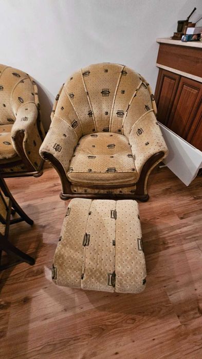 Холна гарнитура - диван + фотьойл и табуретка