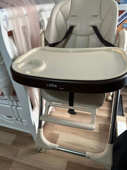 Scaun de Masă pentru bebeluși, marca "Little".
