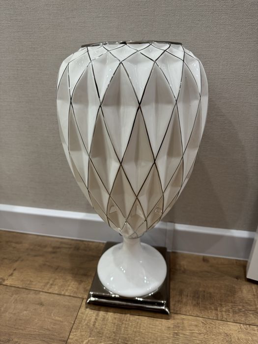 AHURA ваза ручной работы. Италия