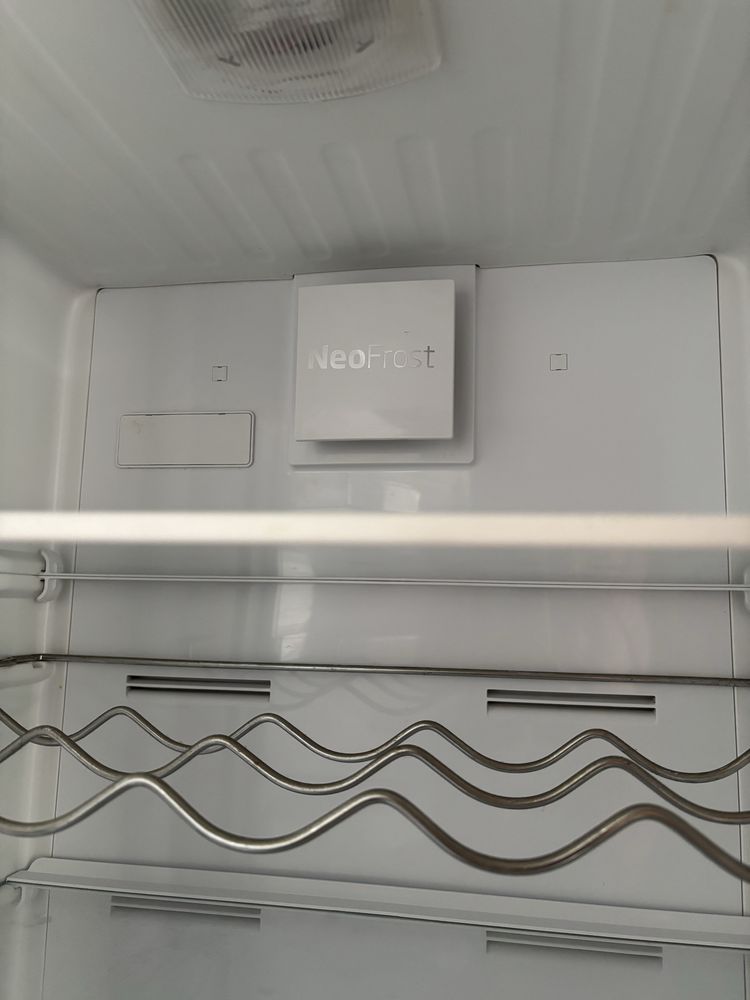 Хладилник + Фурна за вграждане Beko – Отлично състояние