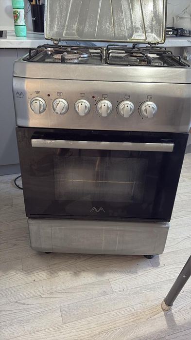 Газовая плита с духовкой