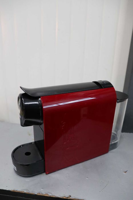 Кафемашина Bialetti Gioia, капсули, 1200W, червена, Леки ДЕФЕКТИ