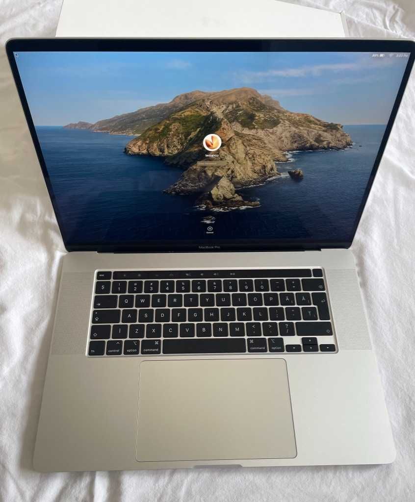 Macbook Pro 16'' , 2019 , 2,6 GHz,512 GB,AMD Radeon Pro 4GB , silver