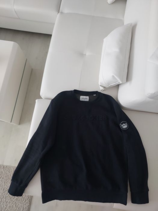 Vând bluza bărbătească, Jack&Jones un  produs de calitate,Mar.L.