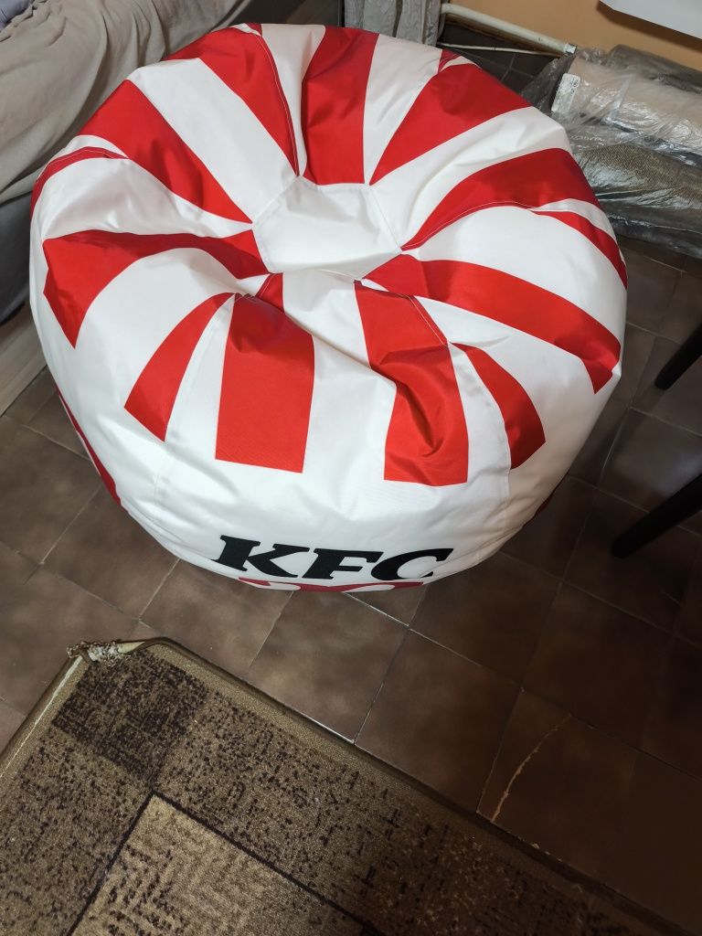 Пуф KFC/чисто нов