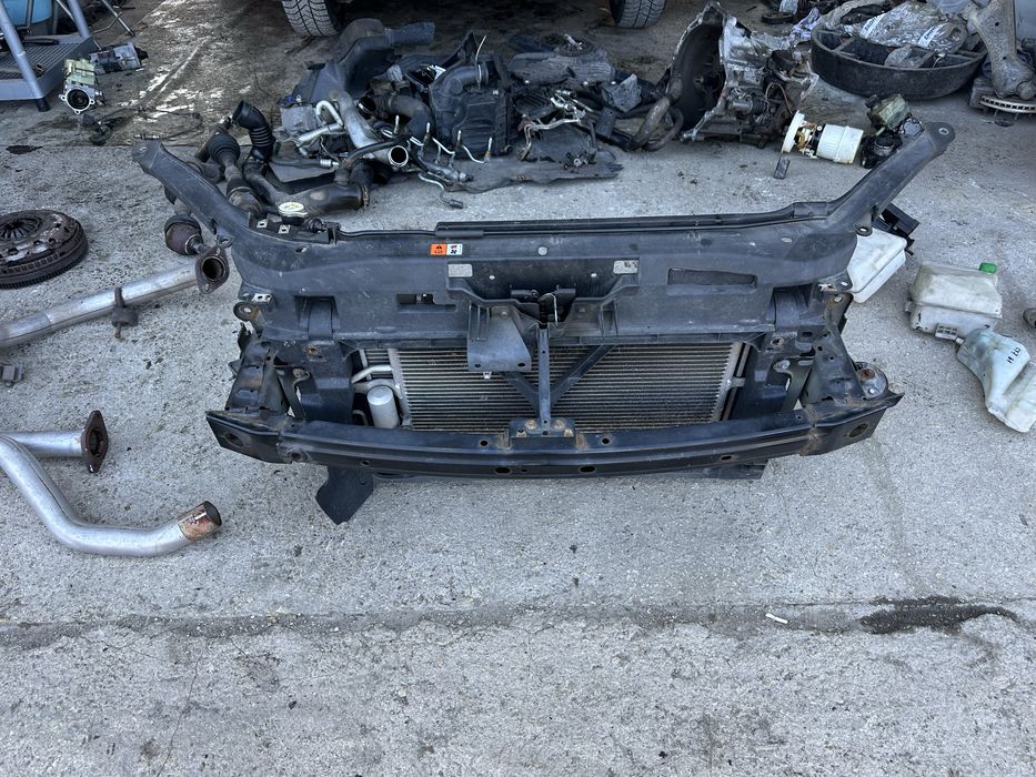 Преден панел/Очиларка за Мазда 5!