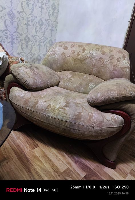 Продается Диван и 2 кресло
