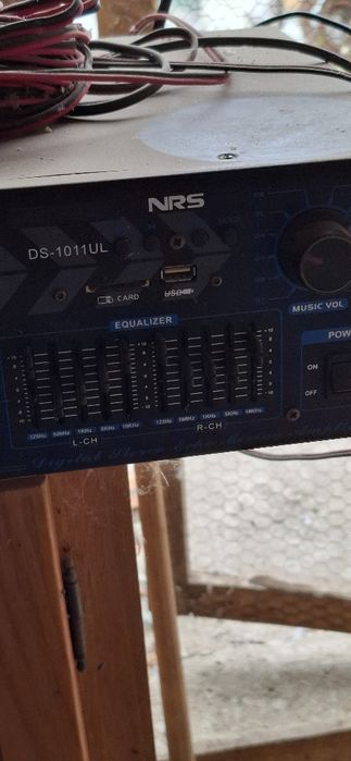 Vând amplificator (statie) VRS +2 boxe 1000W (4 Acustic -Fine Music  C