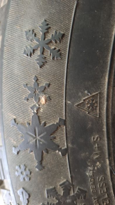 2 anvelope iarna MS 185 65 R15 pt Dacia Logan