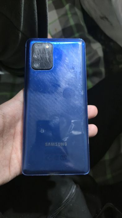 Продаётся самсунг s 20 не работает половина экрана