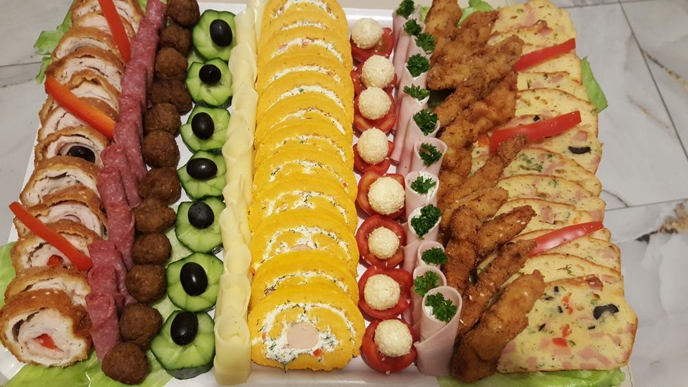 Aperitive reci, sărățele si cornulețe fragede de casă