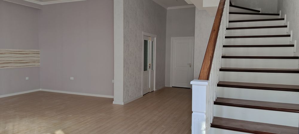 Новый дом 2 этажный с подвалом 6 ком,холл 3 сан узла