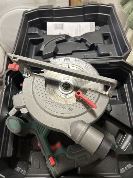 Акумулаторен циркуляр parkside