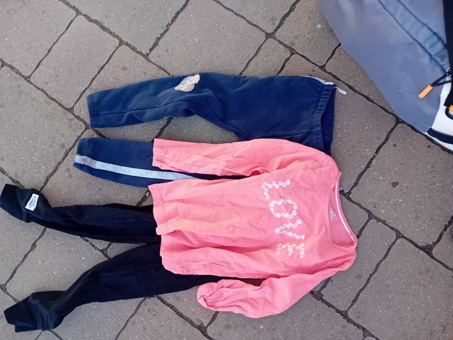 Vând haine pentru copii 6-7 ani , acvariu de pești și tot felul de ele