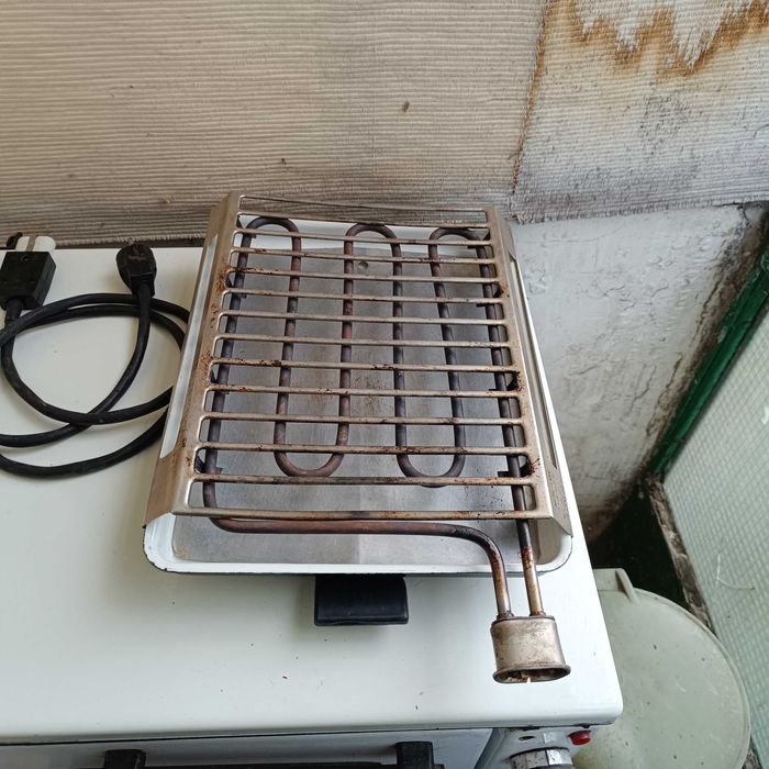 Българска скара с подвижна тава, малко използвана