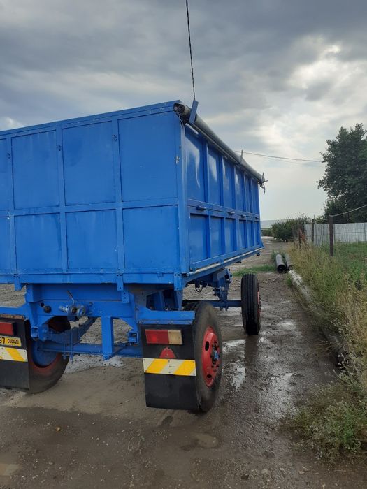 Remorcă basculabila