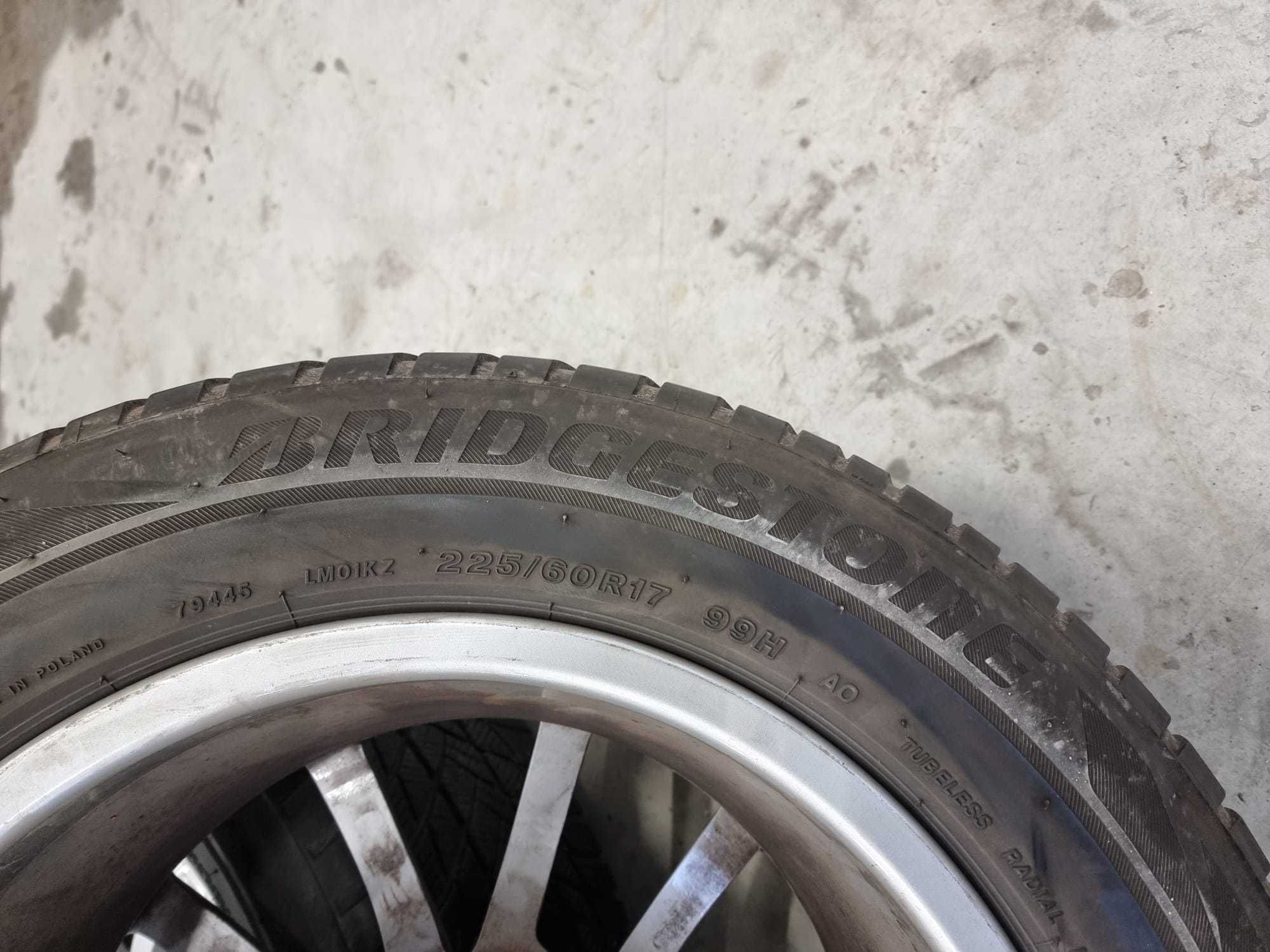 2 Anvelope de IARNA 225.60.17 'Bridgestone' [dot 2019] ; stare buna