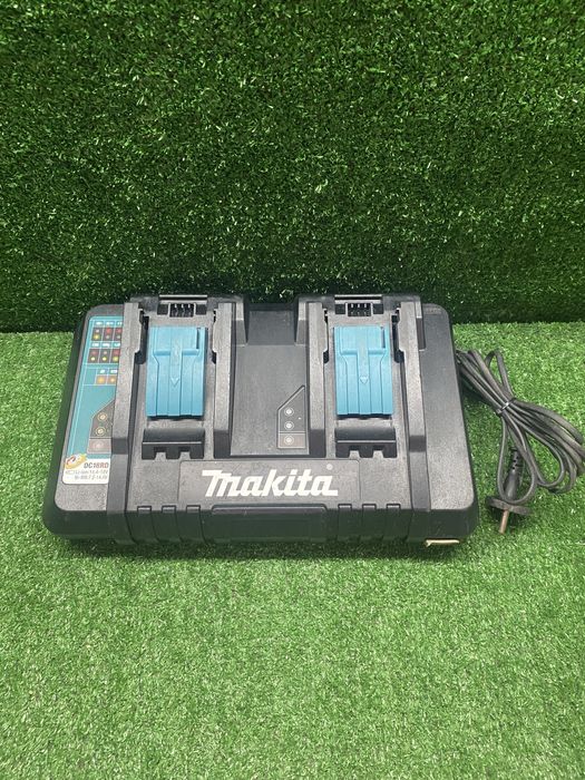 Двойно бързо зарядно Makita