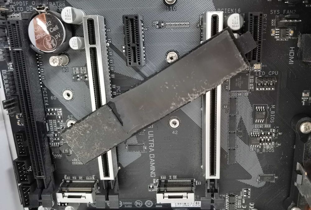 Procesor AMD Ryzen 2700X, placa de baza Gigabyte X470 Aorus, 32GB RAM