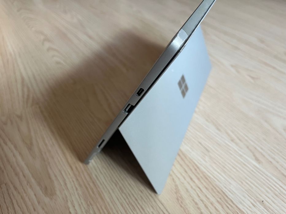 Microsoft pro 7 i5-1035g4 8gb 256gb Retina touchscreen ips таблет