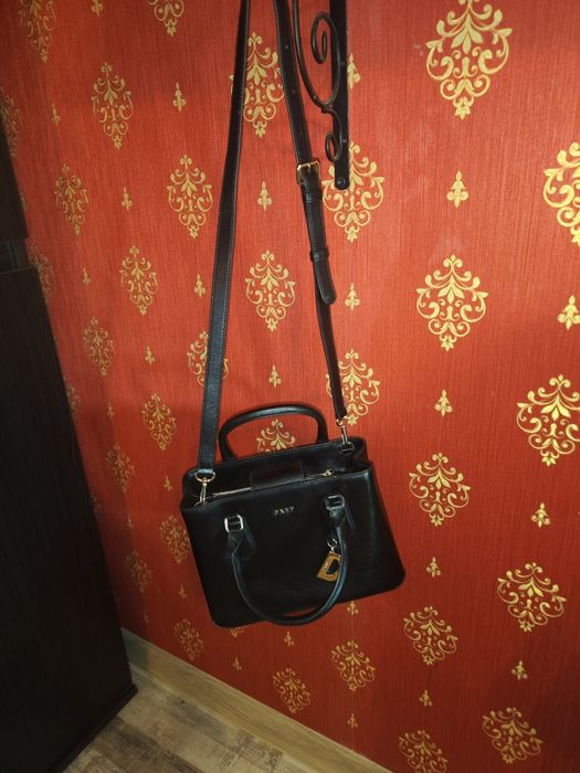 Geanta DKNY neagra