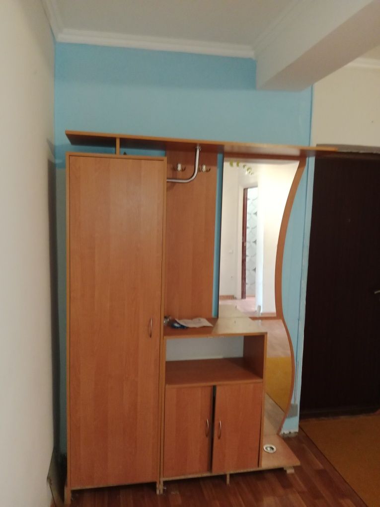 Шкаф для прихожей