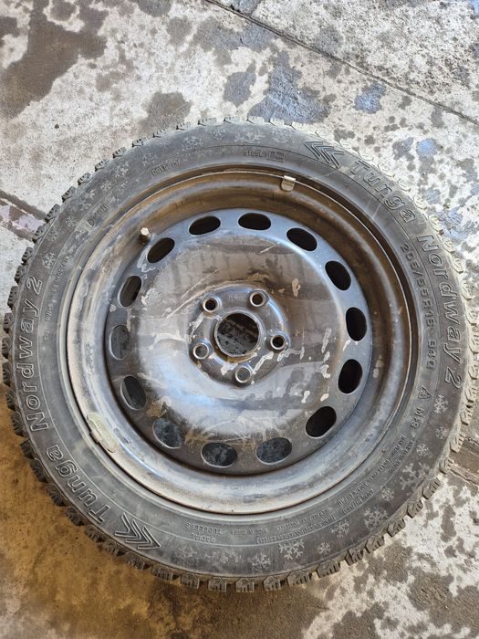 Комплект зимних шин с ободками