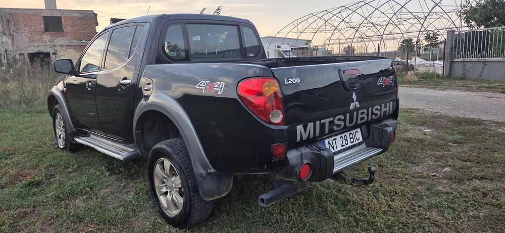 Mitsubishi l200 climatronic  4x4