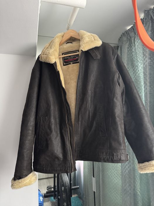 Vand geaca piele 100% naturala (calitate)