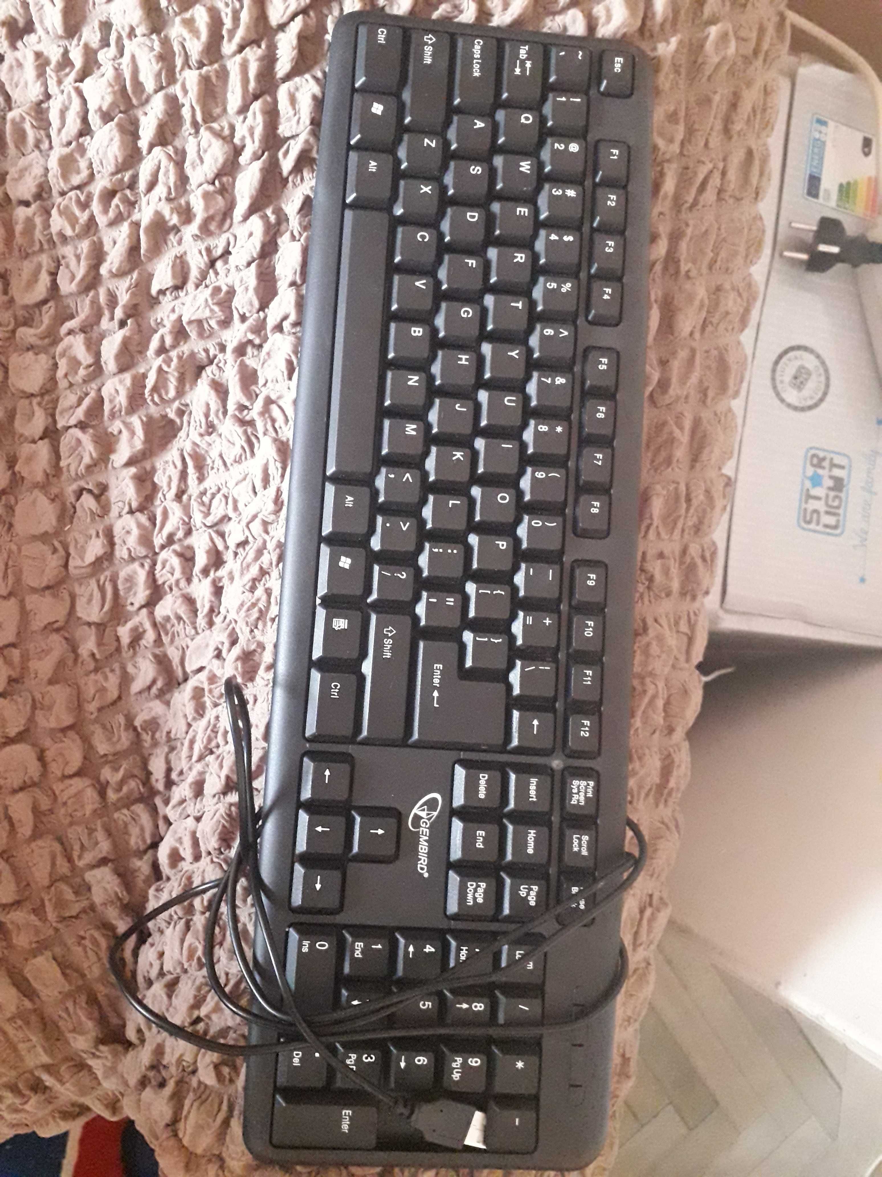 tastatura cu fir usb