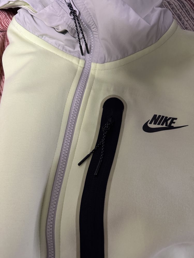 Nike tech fleece