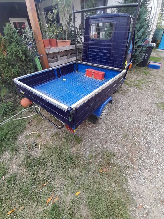 Ape50 piaggio triciclu pe benzina
