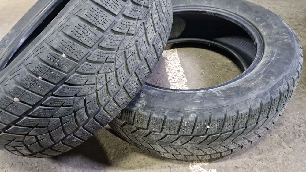 Anvelope iarna Goodyear 215/60/ r17 -2buc