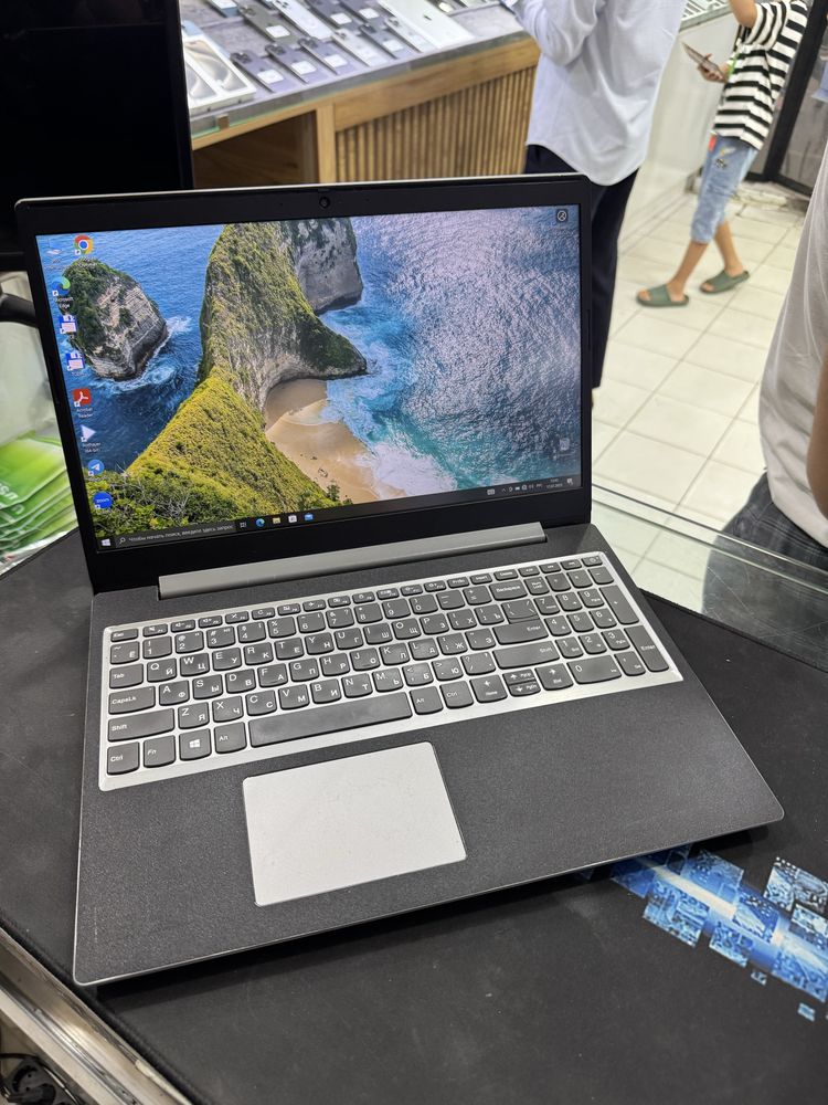 Ноутбук Lenovo Ideapad 3 Intel Core i5-11 SSD 256GB DDR4 8Gb  IPS