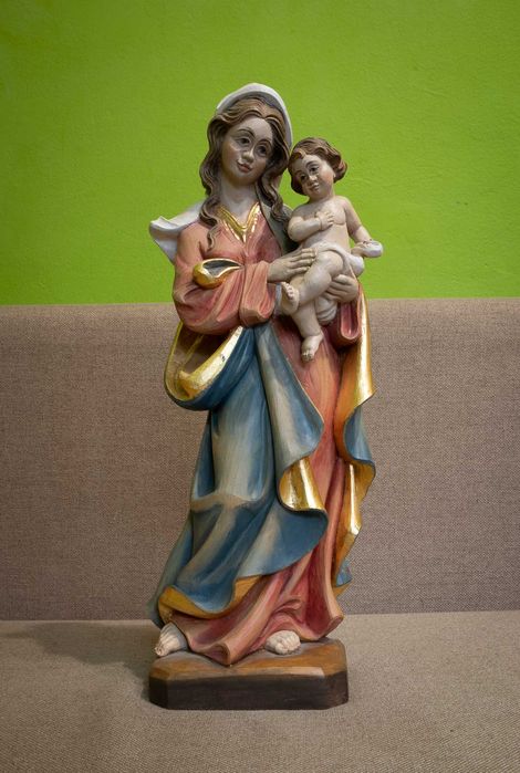 Sculpturi din lemn, lucrate manual