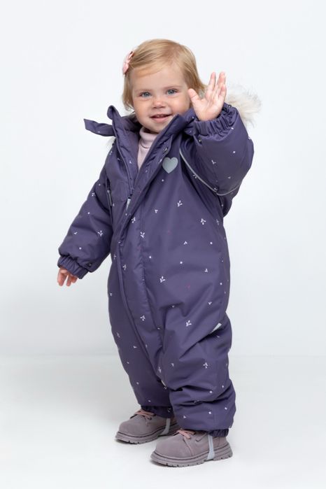 Продам зимний комбинезон для девочки