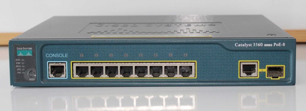 Switch CISCO Catalyst WS-C3560-8PC-S  3560 PoE