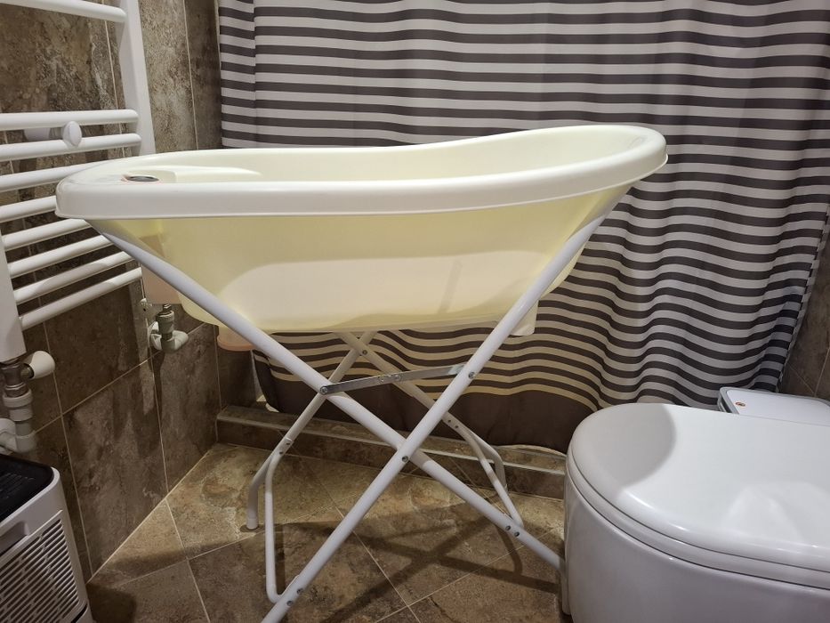 Корито със сгъваема стойка