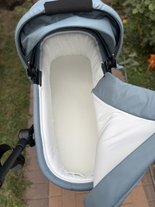Cybex Gold Eezy S Twist 2 in 1 + scoica Cybex Platinum Cloud T i size