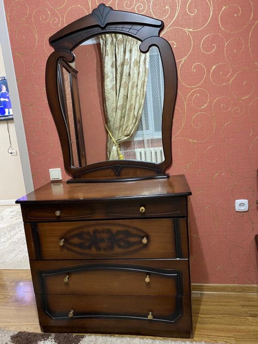 Продам комод для спальни бу