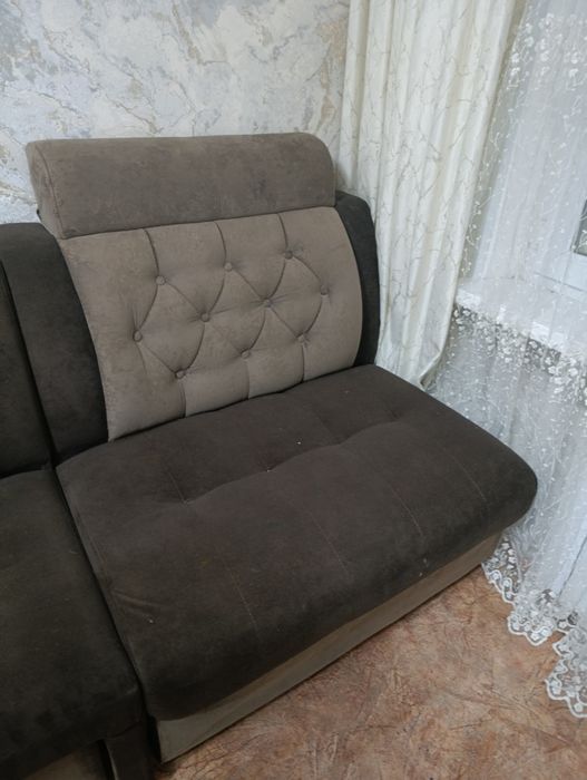 Продается диван не большой