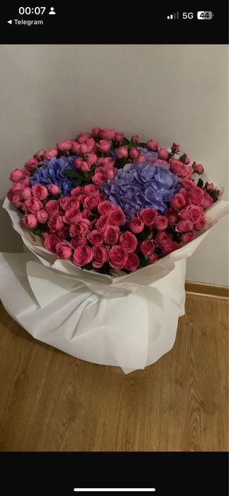 Букет цветов и корзина