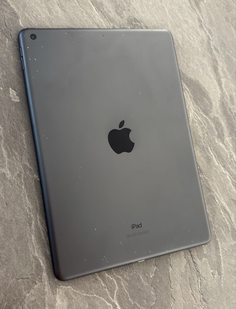 Продавам IPad 7th 32GB