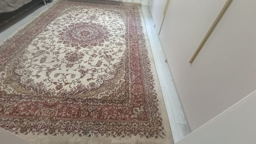 Продам ковры 2*3