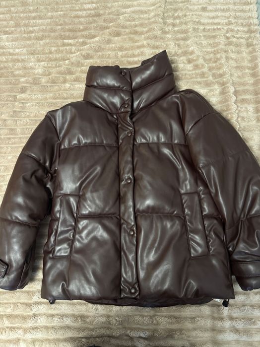 Тъмнокафяво зимно яке Stradivarius