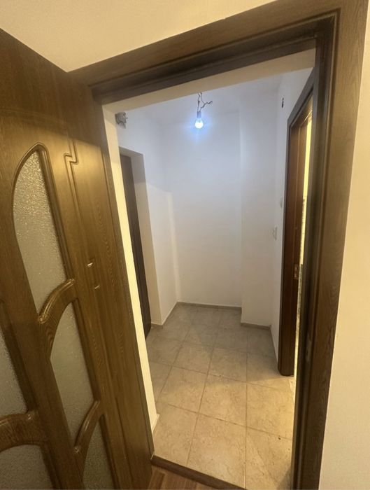 Garsoniera recent renovata